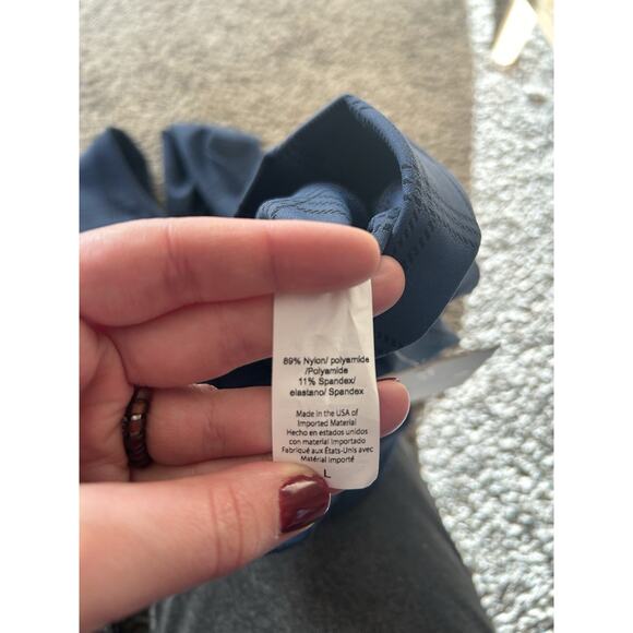 Beyond Yoga High Waisted Midi Plaid Leggings Blue Size Large Festive Winter - Picture 8 of 9